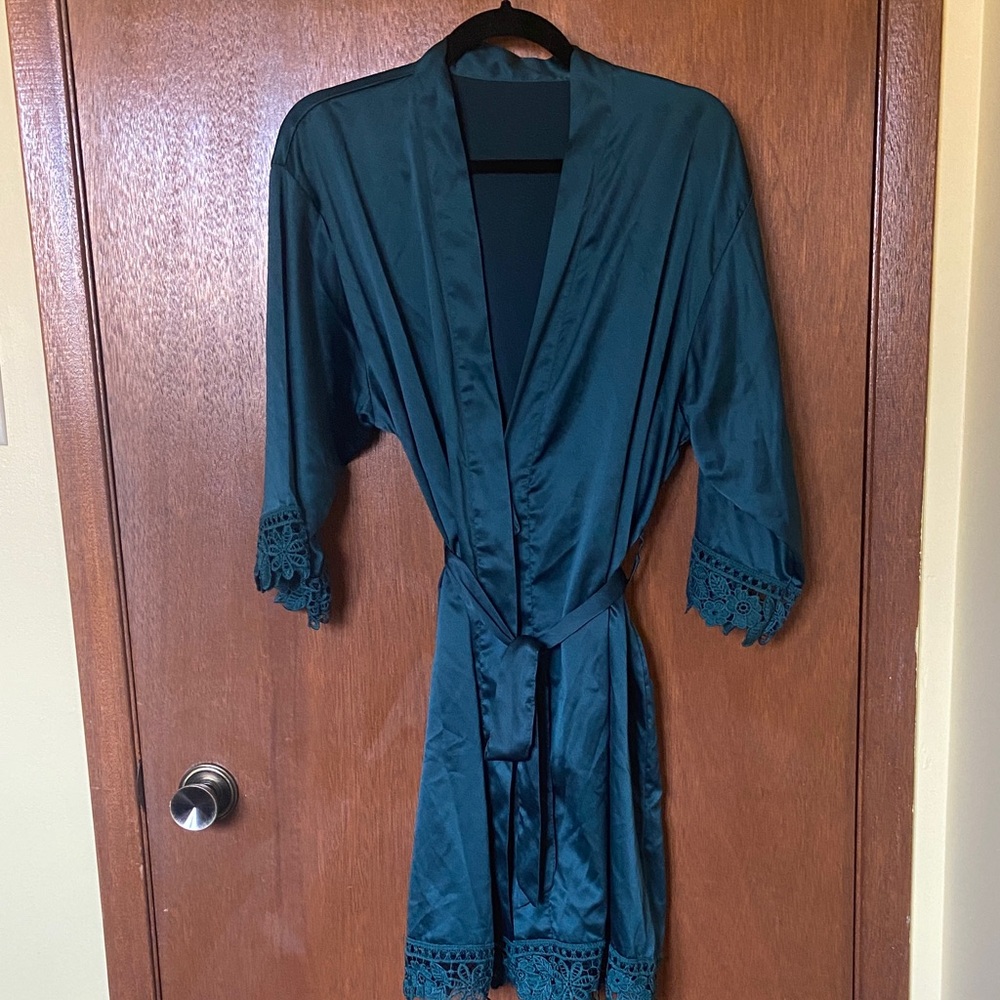 Silky Lace-Trim Robe - Emerald Green